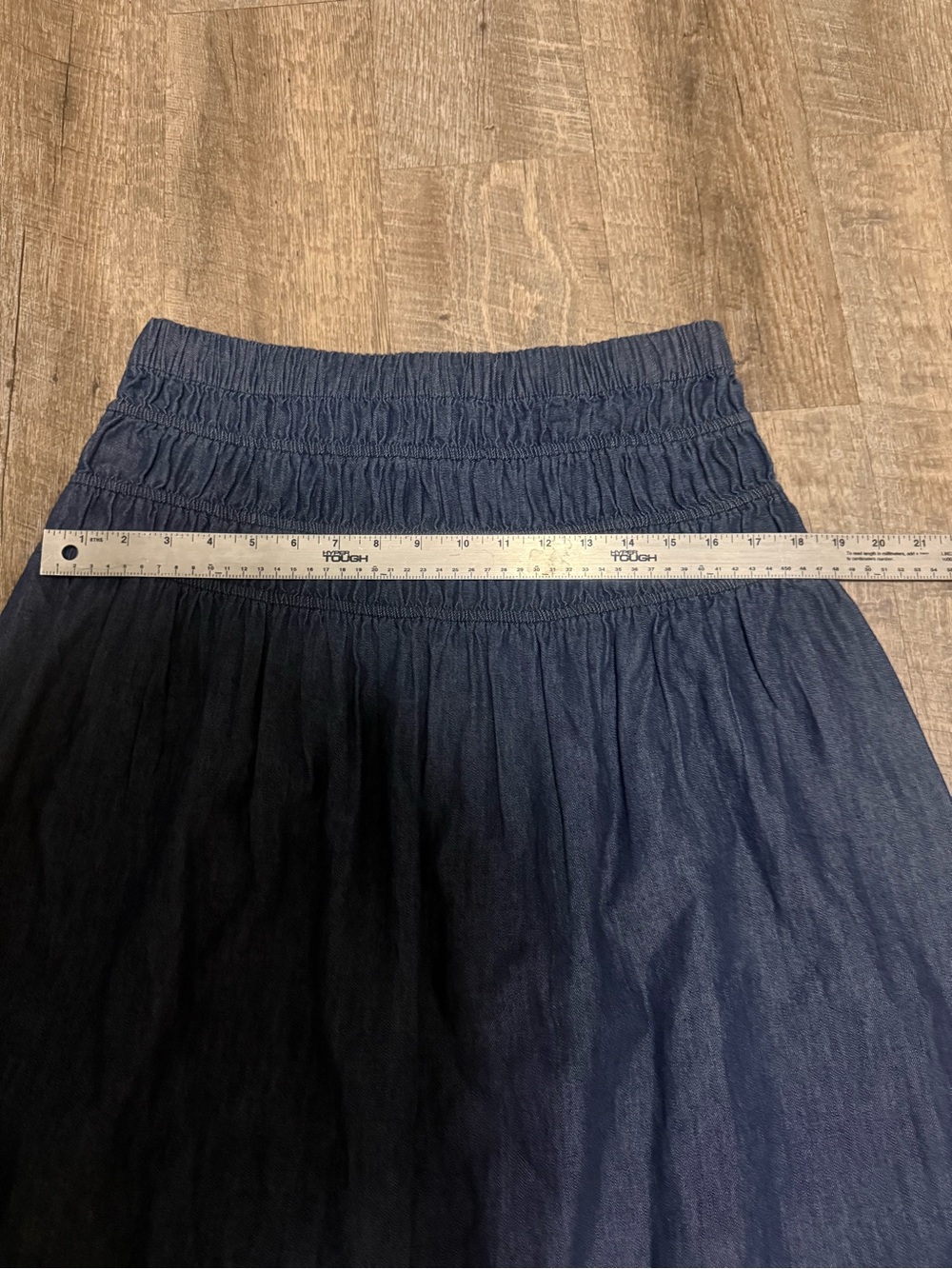 Free Assembly Navy Smocked-Waist Midi Skirt - Picture 4 of 8